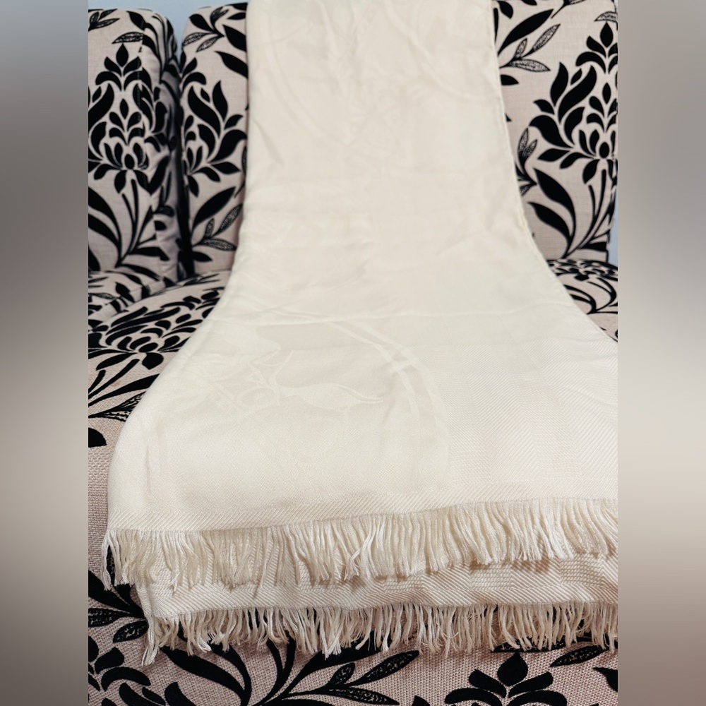 HERMES ivory large scarf cashmere silk